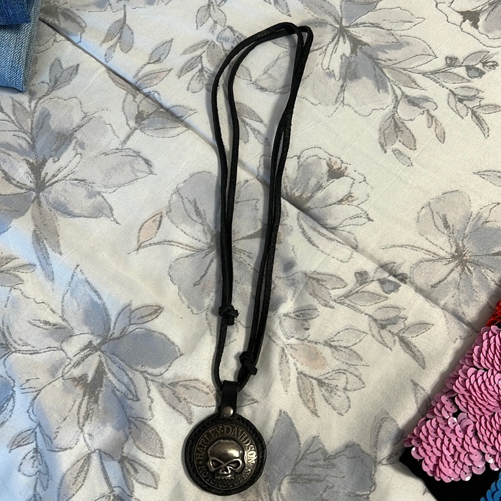 HD leather necklace